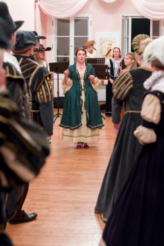 Historické taneční soiré na hradě Houska